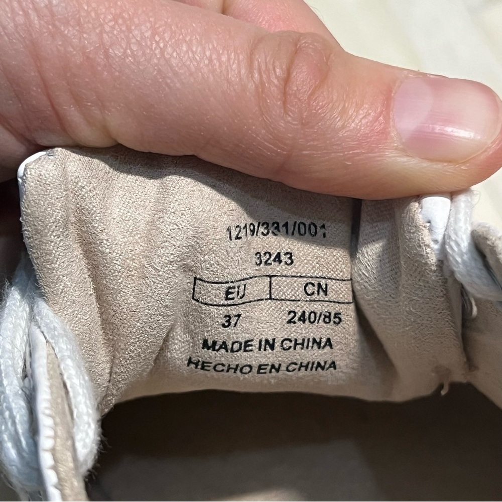 Bershka White Sneakers with Rose Gold Detail size 7 or EU 37 - Picture 7 of 11